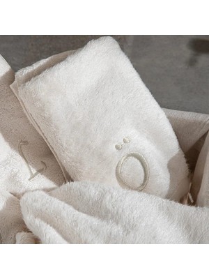 Kişiye Özel Harf Nakışlı El Havlusu-Moderntasarım