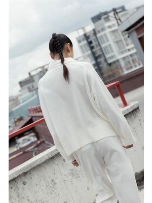 Nisan Triko Gömlek Detaylı Triko Kazak