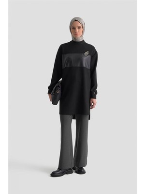 Armine Deri Garnili Broş Detaylı Fitilli Tunik Siyah 25KT424