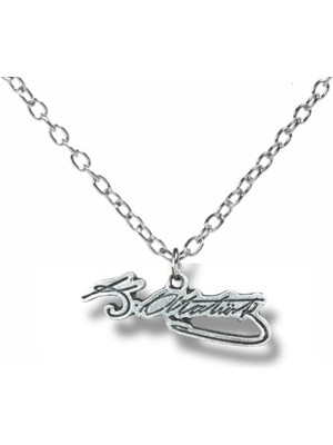 Atatürk Imza Figürlü Kolye – Gümüş Renk Unisex Metal Takı