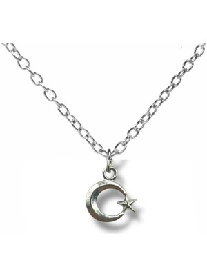 Gümüş Renk Ay Yıldız Figürlü Unisex Kolye – Türk Bayrağının Simgesiyle Anlamlı ve Zarif Tasarım