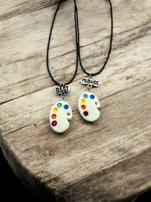 Palet Figürlü Best Friends 2’li Arkadaşlık Kolyesi – Renkli Sanat Temalı Takı