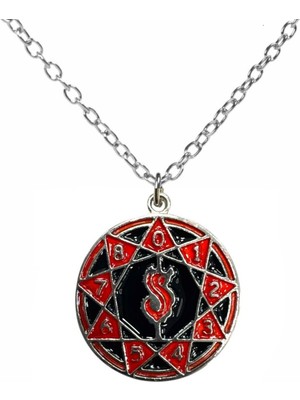 Slipknot Kırmızı Metal Logo Kolye – 60 cm Uzun Alaşımlı Zincirli Rock Takı
