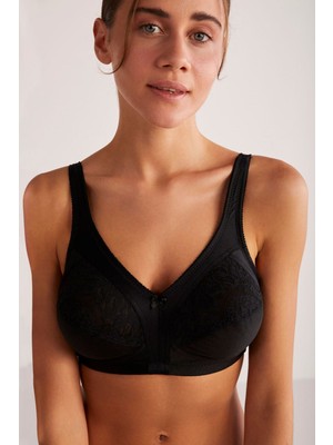 Kom Barbara Siyah Toparlayıcı Sütyen Telsiz ve Kapsız Özellikleri ile Gün Boyu Destek Sağlar