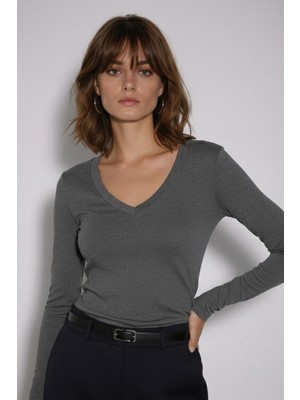 Babokah x Ngulincetin V Yaka Uzun Kol Üst