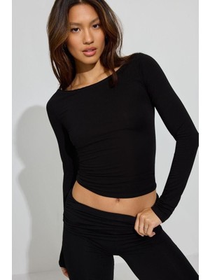 Madmext Siyah Kayık Yaka Uzun Kollu Body MG2627