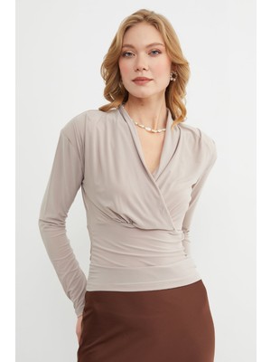 FullaModa Omuz Vatkalı Kruvaze Yaka Bluz