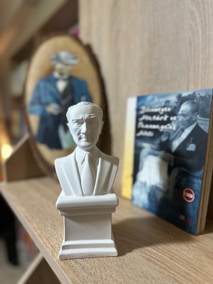 Atatürk Büst