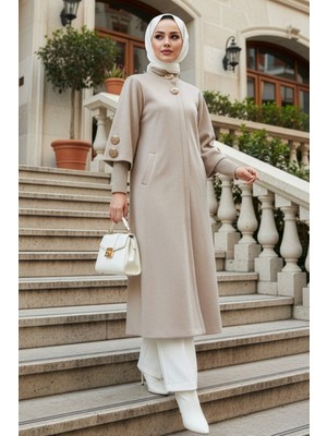 Düğme Detaylı Bej Tesettür Kaşe Kap 62541BEJ
