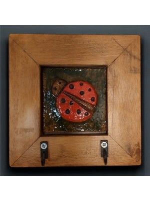 Toprakana Art Ahşap Çerçeveli Seramik El Yapımı (Handmade) Uğur Böceği Anahtarlık 14,5X14,5X2,5CM