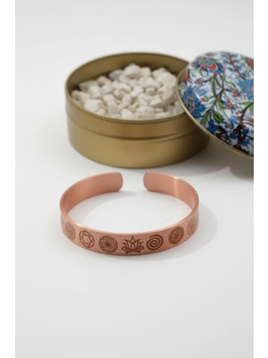 Takı Deryası Evrensel Enerji Sembolleri Yazılı Bakır Bileklik Şifa Koruma ve Frekans Dengesi