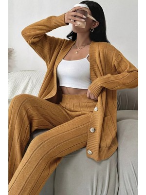 Gülseli Kadın Ön Düğmeli Kendinden Çizgi Desenli Triko Hırka Pantolon Ikili Takım P-00018935