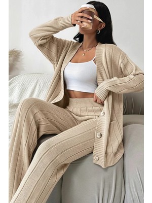 Gülseli Kadın Ön Düğmeli Kendinden Çizgi Desenli Triko Hırka Pantolon Ikili Takım P-00018935