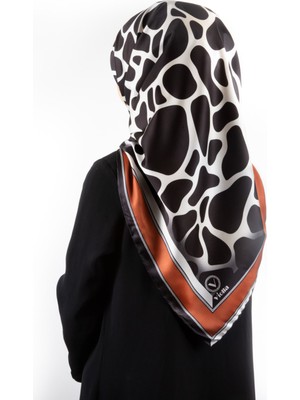 Violla Kristal Taş Desenli Taba Renkli 90X90 Eşarp (Ipek Içermez) Dikim Şekli : El Dikişi