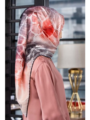 Violla Twill Degradeli ve Zürafa Desenli Gri Renkli 90X90 Eşarp (Ipek Içermez) Kenar Dikiş Şekli El Dikişli