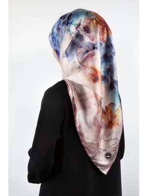 Violla Rayon Sulu Boyalı Çiçek Desenli Lila Renkli 90X90 Eşarp (Ipek Içermez) Dikim Şekli : El Dikişi