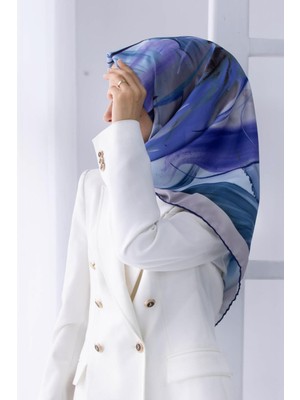 Violla Twill Çiçek Tablo Desenli Lacivert Renkli 90X90 Eşarp (Ipek Içermez) Kenar Dikiş Şekli El Dikişli