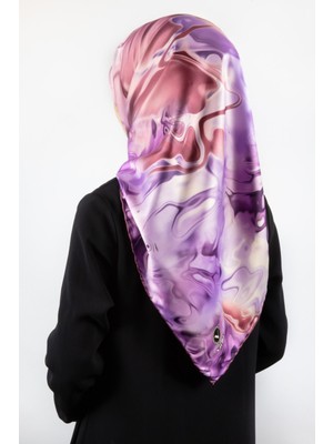 Violla Rayon Batik Desenli Lila Renkli 90X90 Dikim Şekli : El Dikişi Eşarp (Ipek Içermez) Kenar Dikiş Şekli