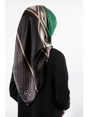 Violla Rayon Gold Detaylı Geometrik Desenli Zümrüt Yeşili Renkli 90X90 Eşarp (Ipek Içermez) Kenar Dikiş Şek