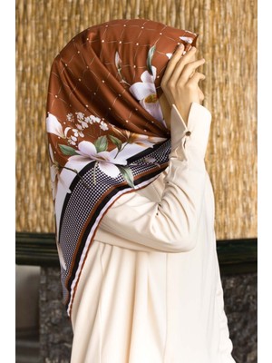 Violla Twill Kazayaklı ve Büyük Çiçekli Desenli Taba Renkli 90X90 Eşarp (Ipek Içermez) Kenar Dikiş Şekli El