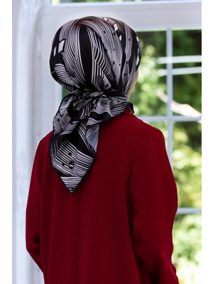 Violla Rayon Geometrik Çizgili Desenli Siyah Renkli 90X90 Eşarp (Ipek Içermez) Kenar Dikiş Şekli El Dikişli