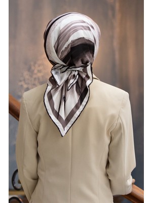 Violla Twill Fırça Desenli Siyah - Krem Renkli 90X90 Eşarp (Ipek Içermez) Kenar Dikiş Şekli El Dikişli