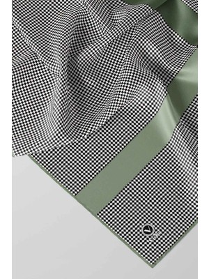 Violla Twill Kazayaklı Şerit Desenli Mint Yeşili Renkli 90X90 Eşarp (Ipek Içermez) Dikim Şekli : El Dikişi