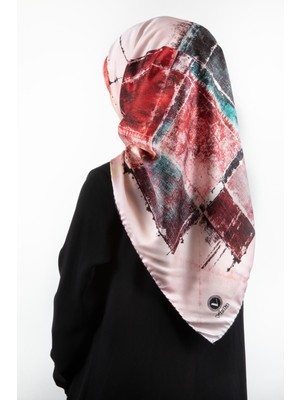 Violla Twill Yamalı ve Geometrik Desenli Pudra Renkli 90X90 Eşarp (Ipek Içermez) Dikim Şekli : El Dikişi