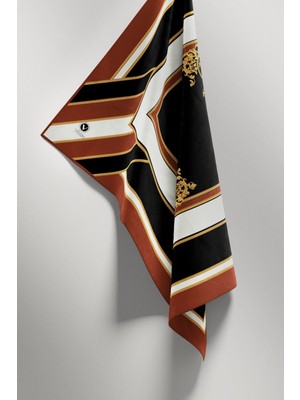 Violla Twill Barok Desenli Turuncu - Siyah Renkli 90X90 Eşarp (Ipek Içermez) Dikim Şekli : El Dikişi