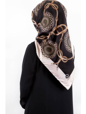 Violla Twill Kemerli ve Geometrik Desenli Haki Renkli 90X90 Eşarp (Ipek Içermez) Kenar Dikiş Şekli El Dikiş