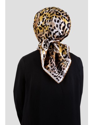 Violla Twill Leopar Desenli Hardal Renkli 90X90 Eşarp (Ipek Içermez) Kenar Dikiş Şekli El Dikişli