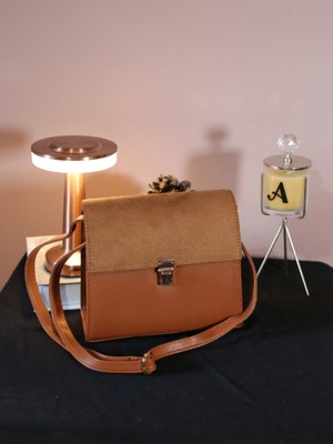 Alvora Süet Kapaklı Kare Form Kadın El & Omuz Çantası Açık Kahverengi