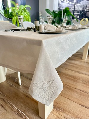 Decamor Home Keten Dokulu Gümüş Simli Köşe Fransız Dantelli Beyaz Masa Örtüsü(Peçete Dahil Değil)