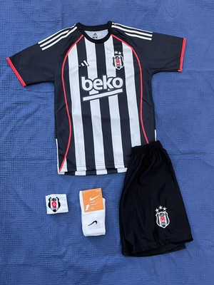 4'lü Set./b.e.ş.i.k.t.a.ş. Siyah Beyaz Iç Saha Isimsiz Yeni Sezon Çocuk Forma Şort Bileklik Çorap