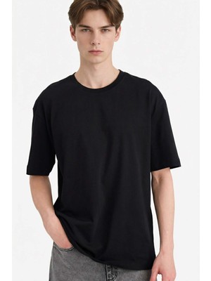 DeFacto %100 Pamuk Boxy Fit Bisiklet Yaka Basic Düz Kısa Kollu Siyah Tişört D6070AX25SP