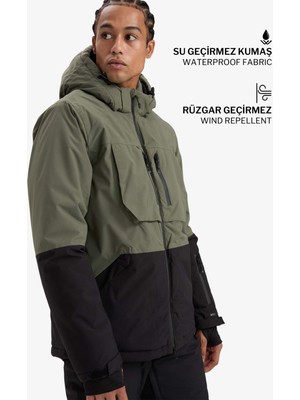 DeFacto 20K Koruyucu Su Geçirmez Kayak Montu A7114AX25WN