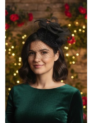 Siyah Gül ve Tüy Detaylı Nikah Şapkası - Modern Vualet Saç Aksesuarı