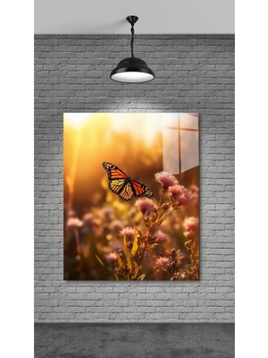 Marsilyan Dalda Kelebek Figürlü Cam Tablo