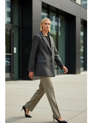 Benerly Kadın Ceket Yaka Uzun Kol Düz Dokuma Kalıp Regular %64 Polyester %34 Viskoz %2 Elastan Şık