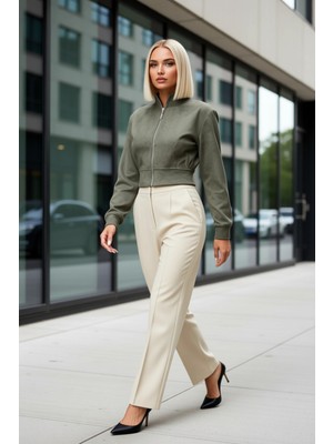 Benerly Kadın Hakim Yaka Fermuarlı Crop Örme Ceket Uzun Kol Fonksiyonel Dayanıklı Kaliteli Estetik