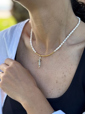 GADjewellery Sarılan sevgili Inci Doğaltaş Kolye