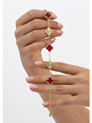 Söğütlü Silver 925 Ayar Gümüş Bileklik Altın Kaplama Mercan Taşlı Lazerli Tasarım Yonca Bileklik SGTL12560KIRMIZI