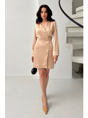 Serica Moda Bej Kruvaze Düğme Detaylı Mini Saten Elbise