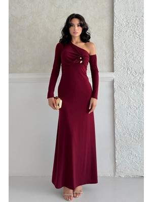 Serica Moda Bordo Taş Aksesuarlı Düşük Omuz Uzun Elbise