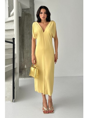 Serica Moda Sarı Omuz Tokalı V Yaka Midi Elbise