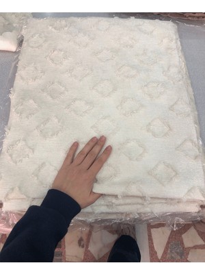 Türkanlar Home 200 x 170 cm Şönil Dokulu Jakarlı Koltuk Örtüsü Bohem Kare Desen Ekru Kaymaz