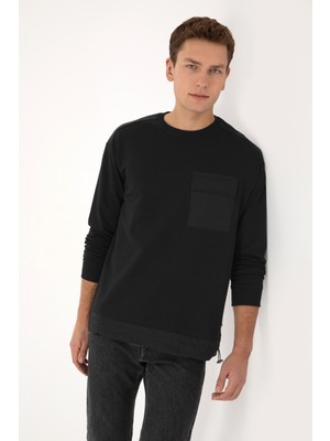 U.S. Polo Assn. Erkek Comfort Fit Bisiklet Yaka Cep Detaylı Siyah Sweatshirt 50316401-VR046