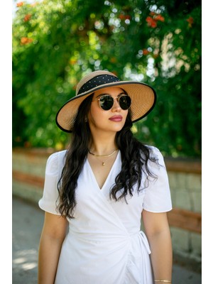 Kahve Kurdeleli Yarım Hasır Şapka – Kadın Yazlık Plaj & Günlük Aksesuar