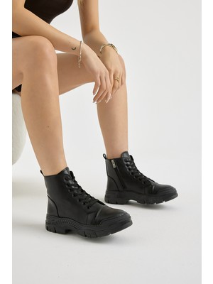 Tonny Black Kadın Siyah Kalın Termo Taban Bağcıklı ve Fermuarlı Günlük Bot