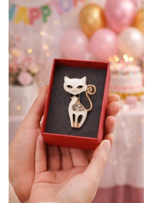 New Obsessions Beyaz Lolita Kedicik Broş Yaka Iğnesi
